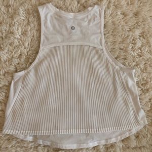 Lululemon crop top